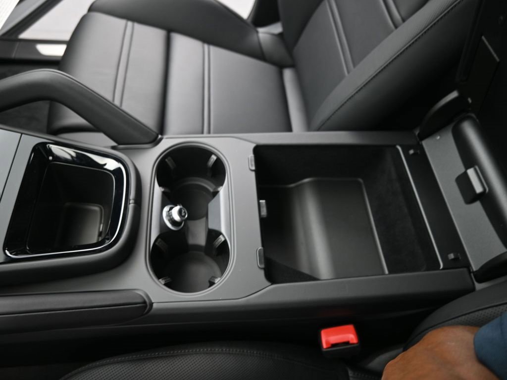 New 2026 Porsche Cayenne Coupe image 5