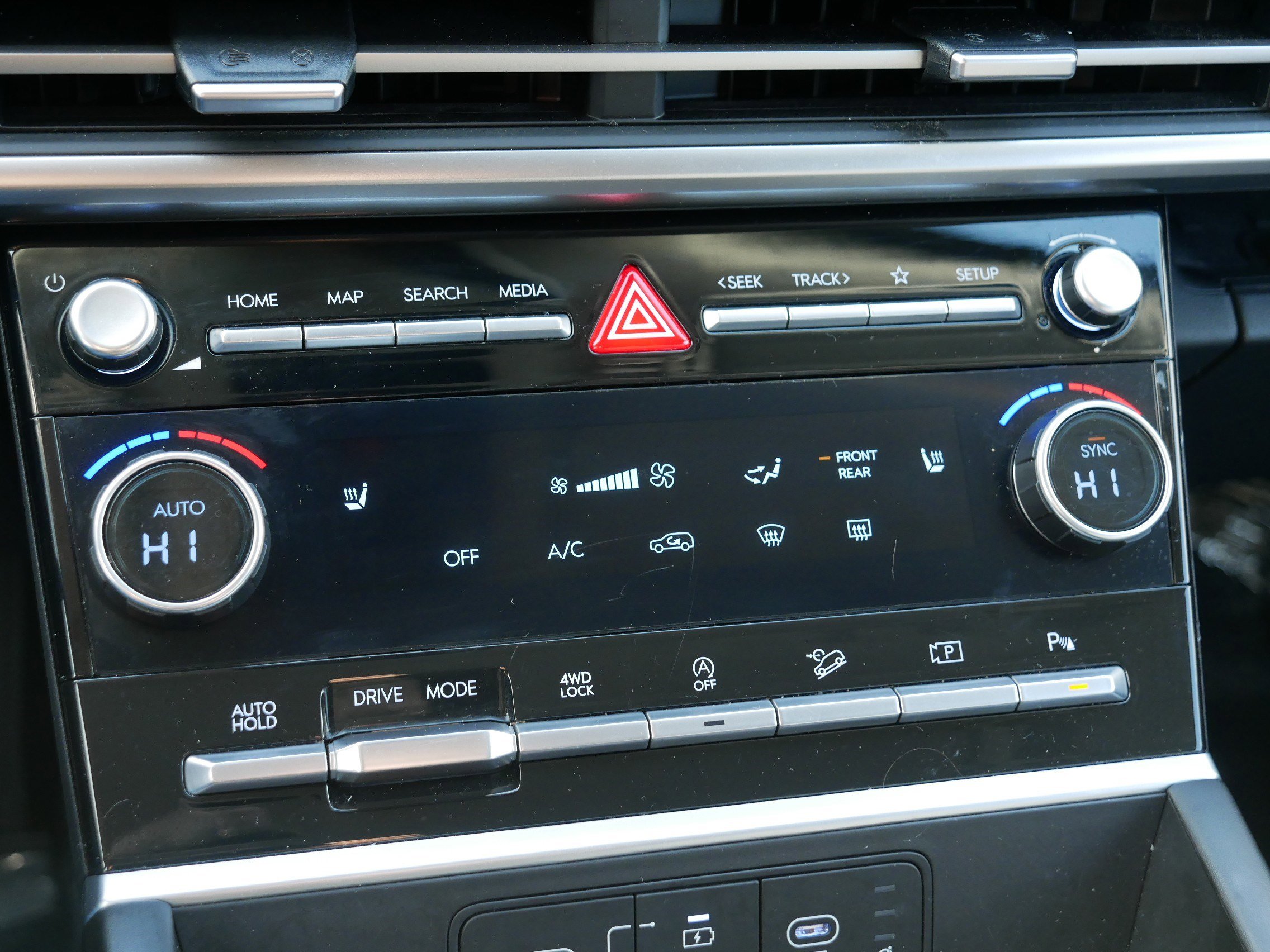 Used 2024 Hyundai Santa Fe SEL image 23