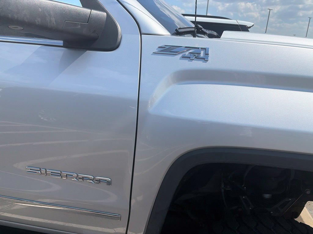 Used 2018 GMC Sierra 1500 SLT AWD/4WD image 17