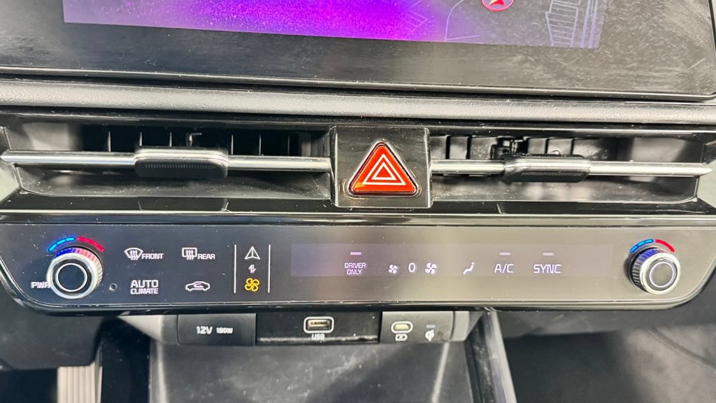 Used 2024 Kia Niro EX FWD image 26