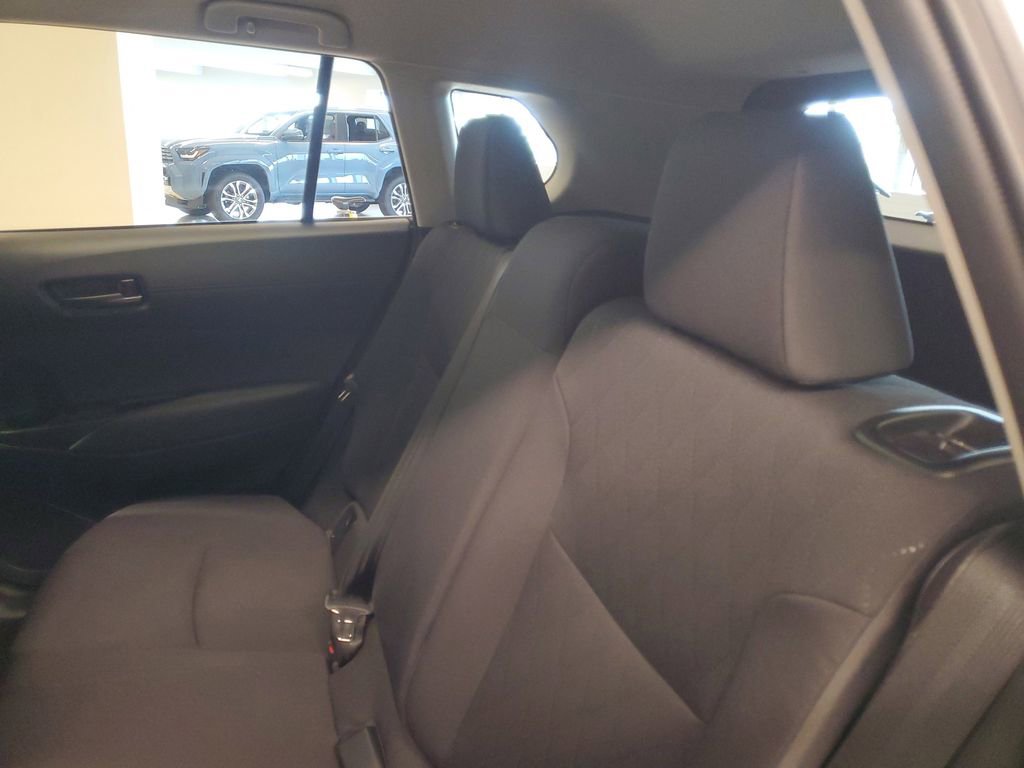 Used 2025 Toyota Corolla Cross LE image 12