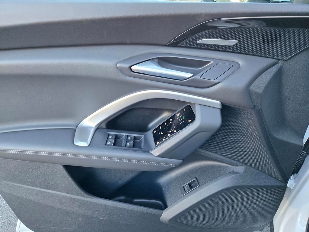 New 2025 Audi Q5 Premium Plus image 17