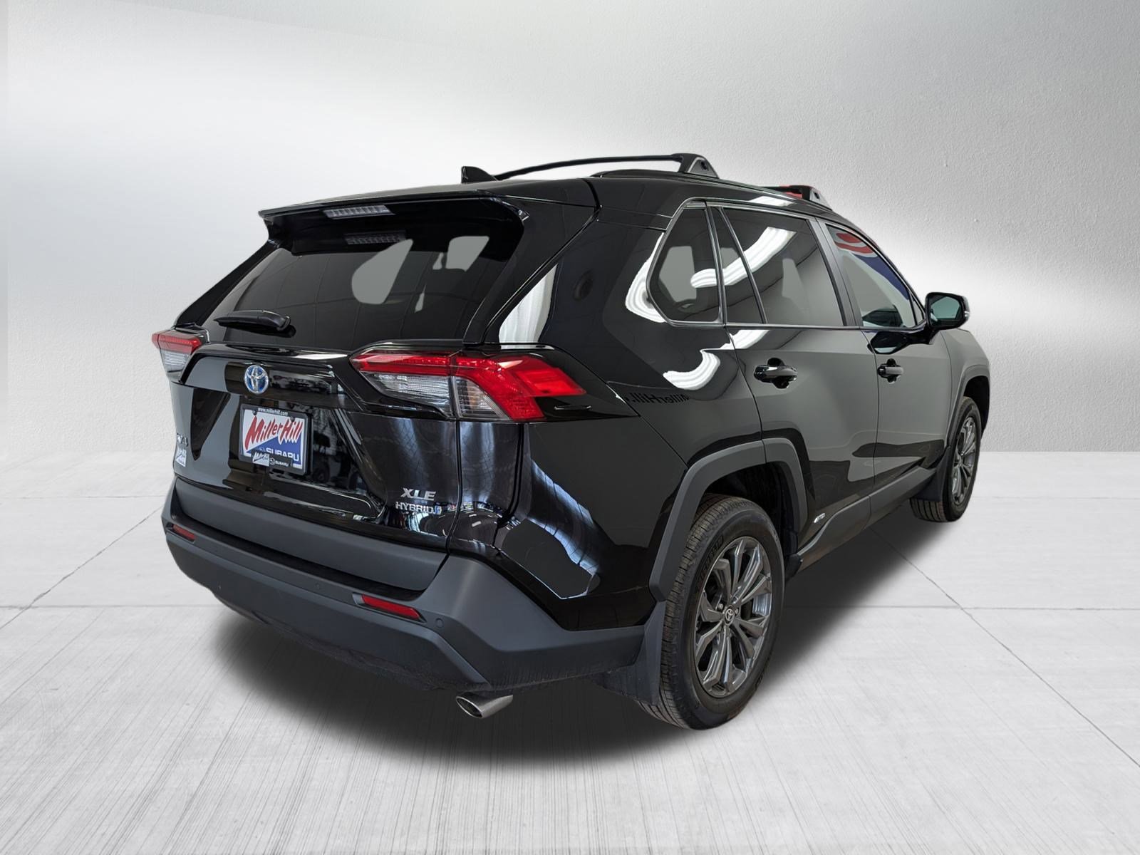 Used 2024 Toyota RAV4 XLE Premium w/ Weather Package image 17