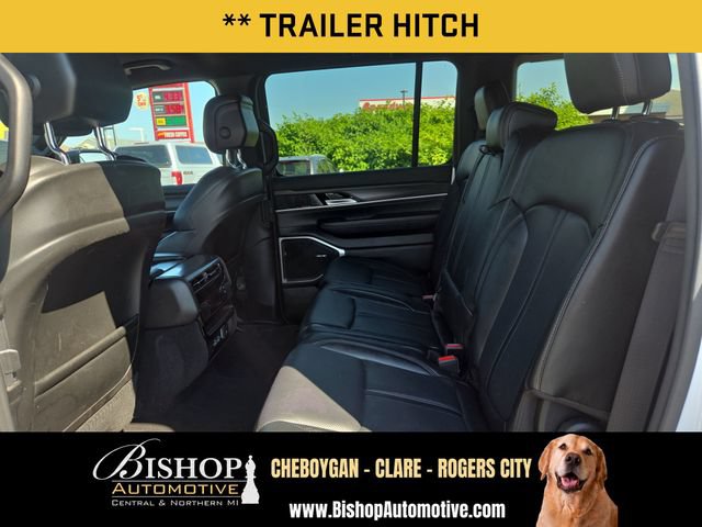 Used 2023 Jeep Wagoneer L Series II AWD/4WD image 17