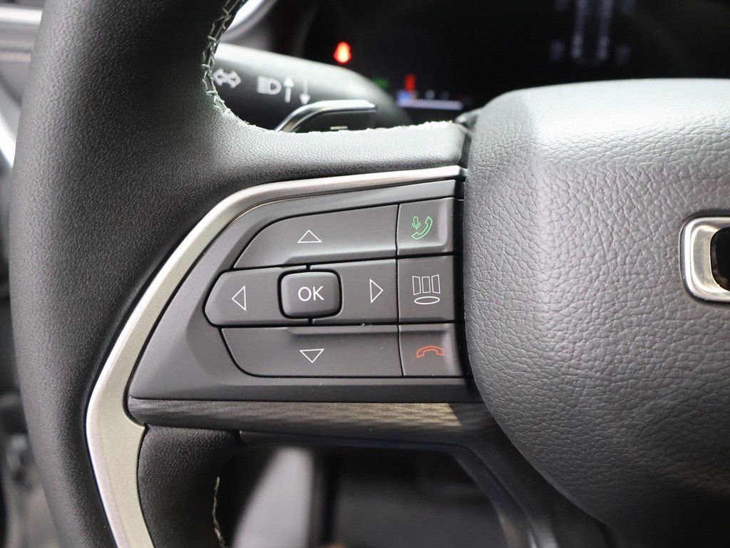 New 2025 Jeep Grand Cherokee Altitude image 29