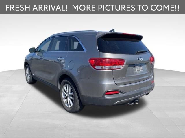 Used 2017 Kia Sorento AWD w/ LX Convenience Package image 5