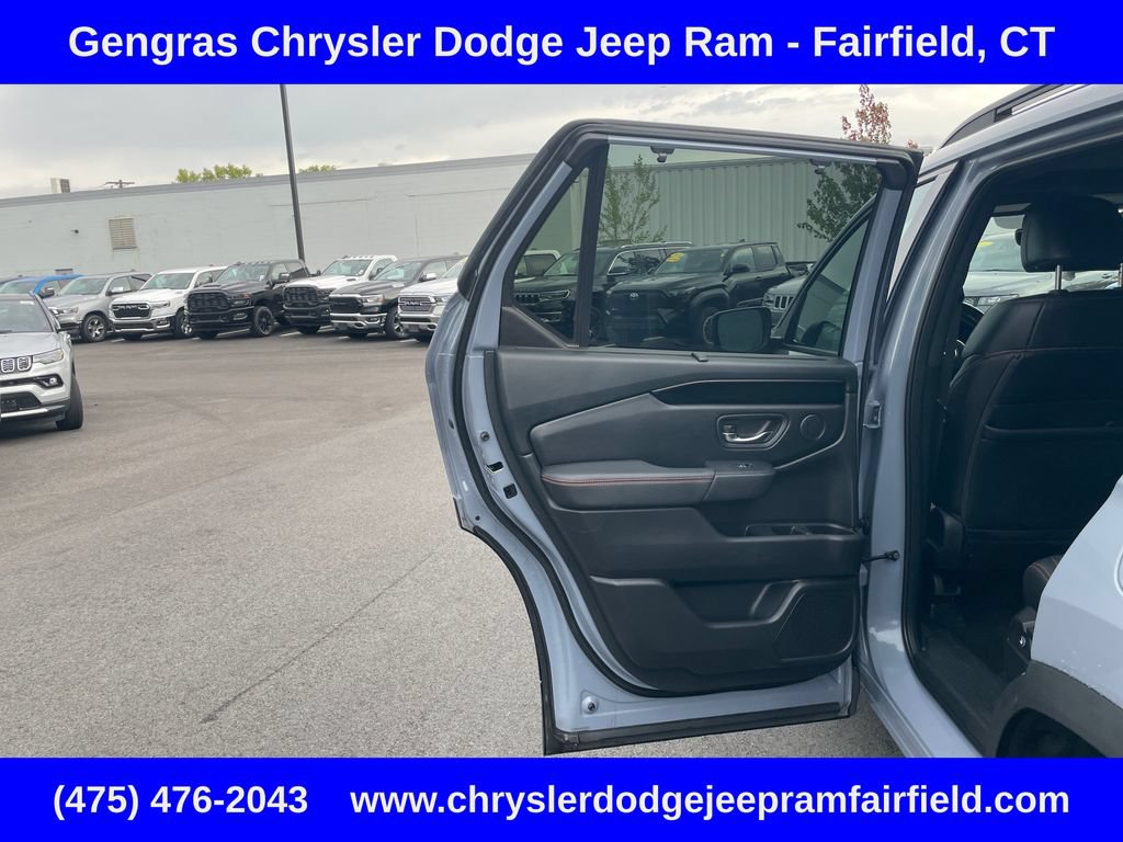Used 2023 Honda Pilot TrailSport image 44