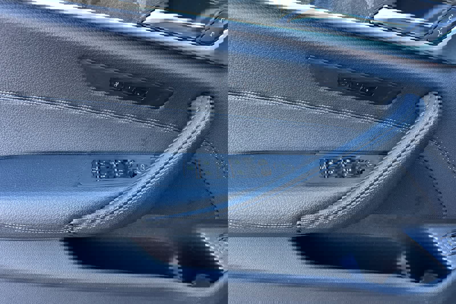 Certified 2023 BMW 530i 530i w/ Convenience Package image 14