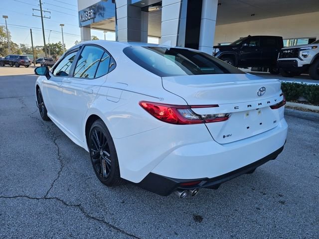 Used 2026 Toyota Camry SE image 3