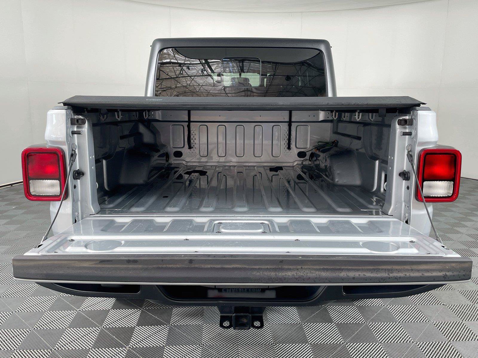 Used 2023 Jeep Gladiator Sport AWD/4WD image 28