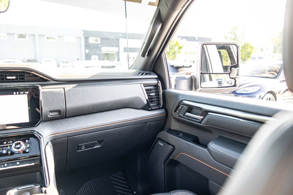 Used 2025 GMC Sierra 2500 AT4 w/ AT4 Premium Plus Package AWD/4WD image 34