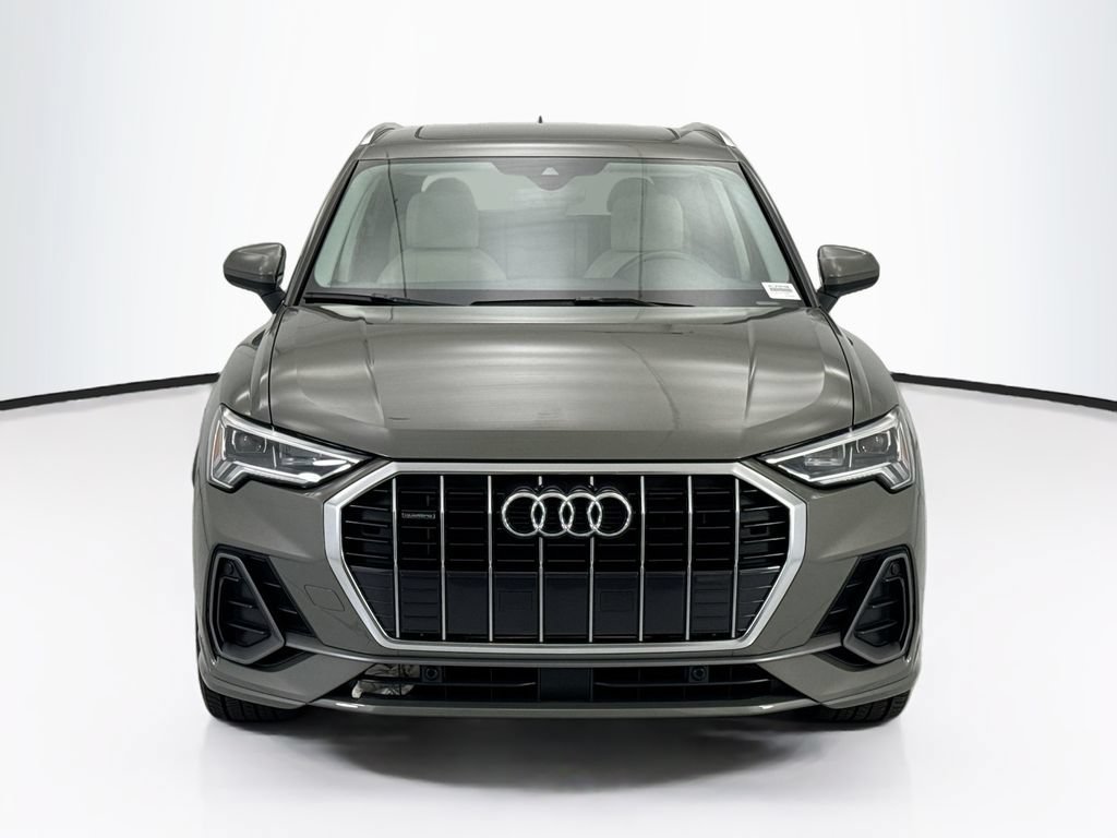 Used 2020 Audi Q3 2.0T Premium Plus AWD/4WD image 2