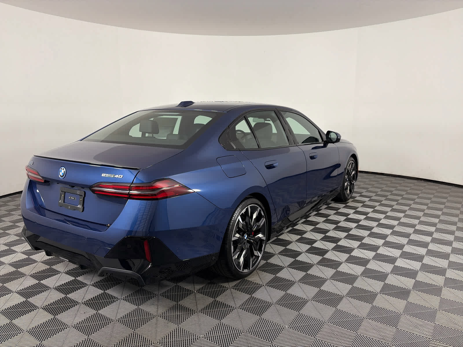 New 2026 BMW i5 eDrive40 w/ M Sport Package image 5