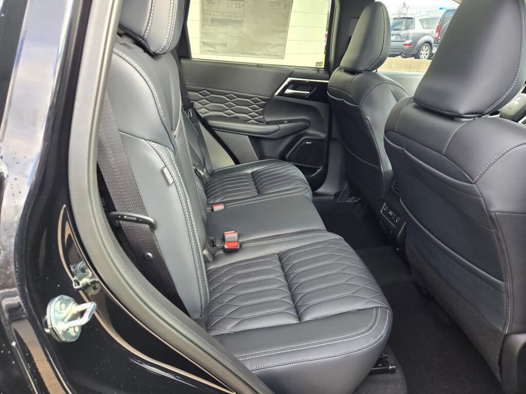 New 2026 Mitsubishi Outlander SEL AWD/4WD image 8