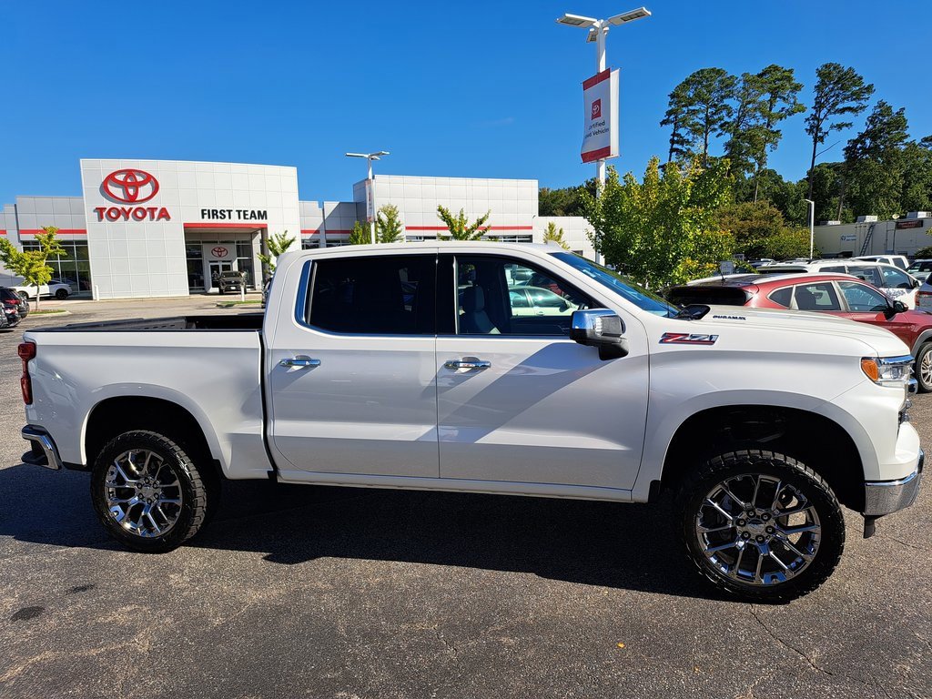 Used 2025 Chevrolet Silverado 1500 LTZ w/ LTZ Premium Package image 6