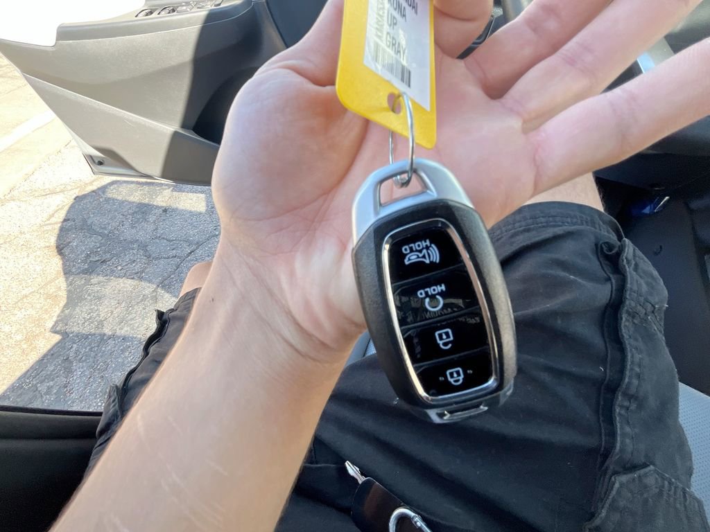 Used 2023 Hyundai Kona Limited image 33