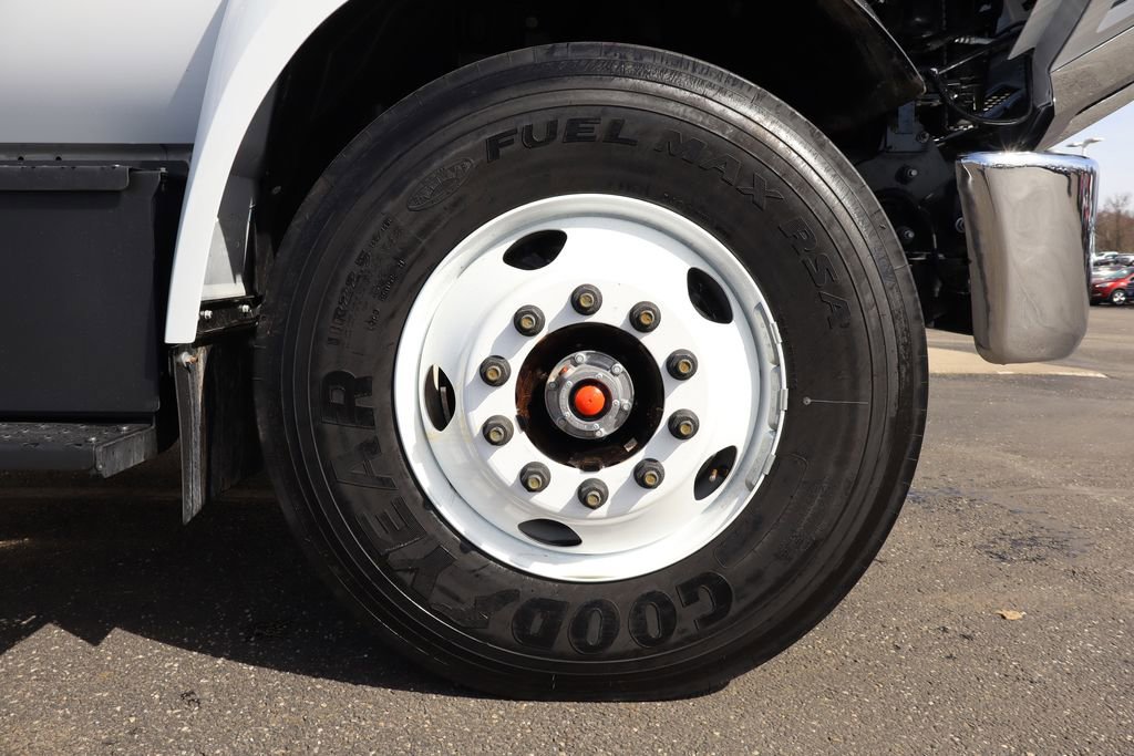 New 2026 Ford F750 2WD Regular Cab Super Duty image 10