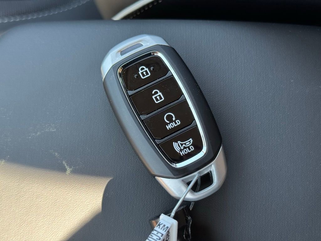 Certified 2025 Hyundai Venue Limited image 29