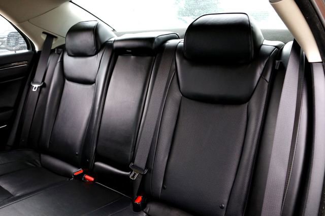 Used 2023 Chrysler 300 Touring L w/ Comfort Group RWD image 25