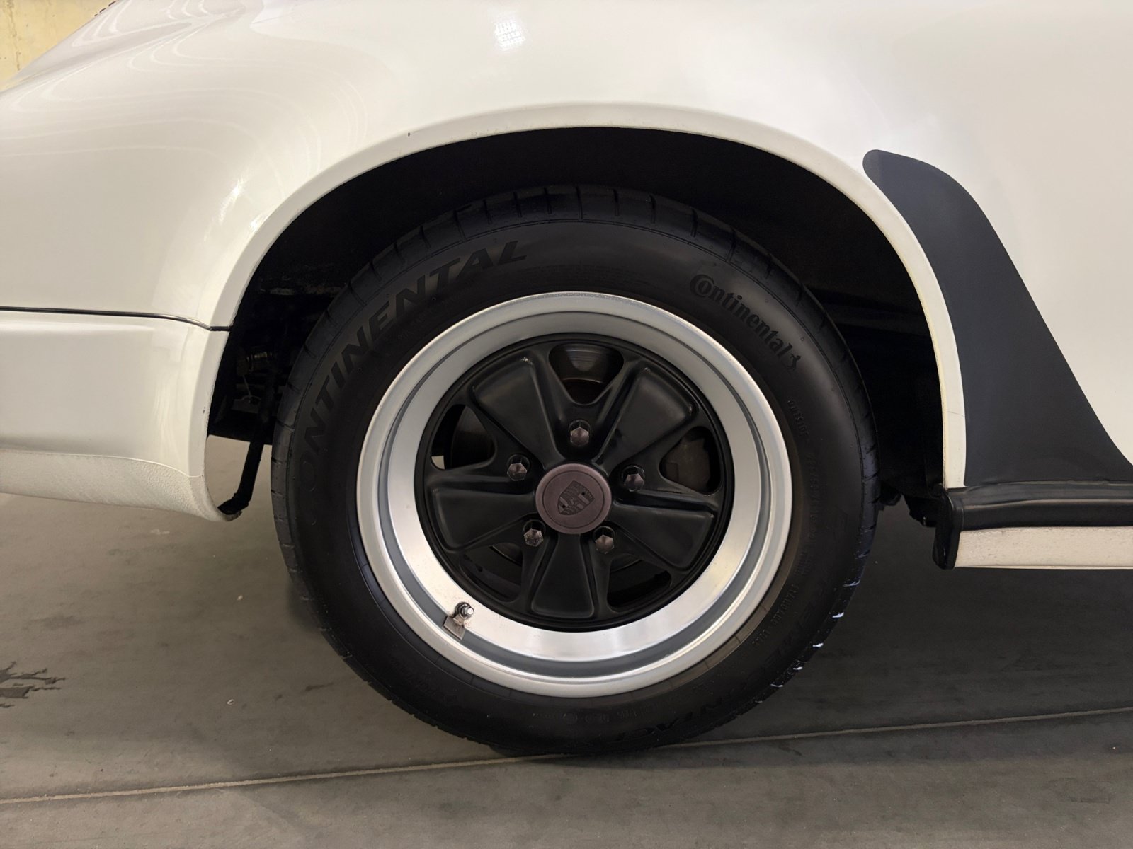 Used 1987 Porsche 911 Carrera RWD image 21