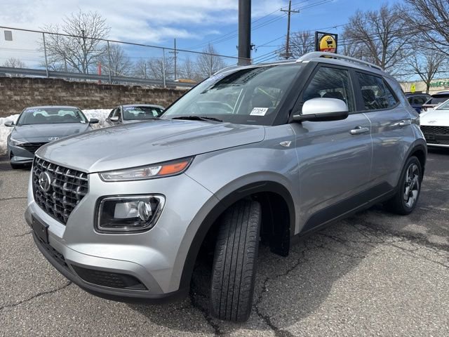 Certified 2023 Hyundai Venue SEL image 3