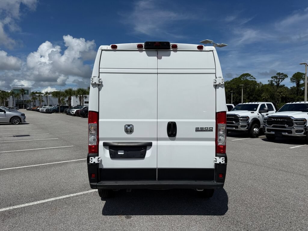 Used 2025 RAM ProMaster 2500 w/ Convenience Group FWD image 4
