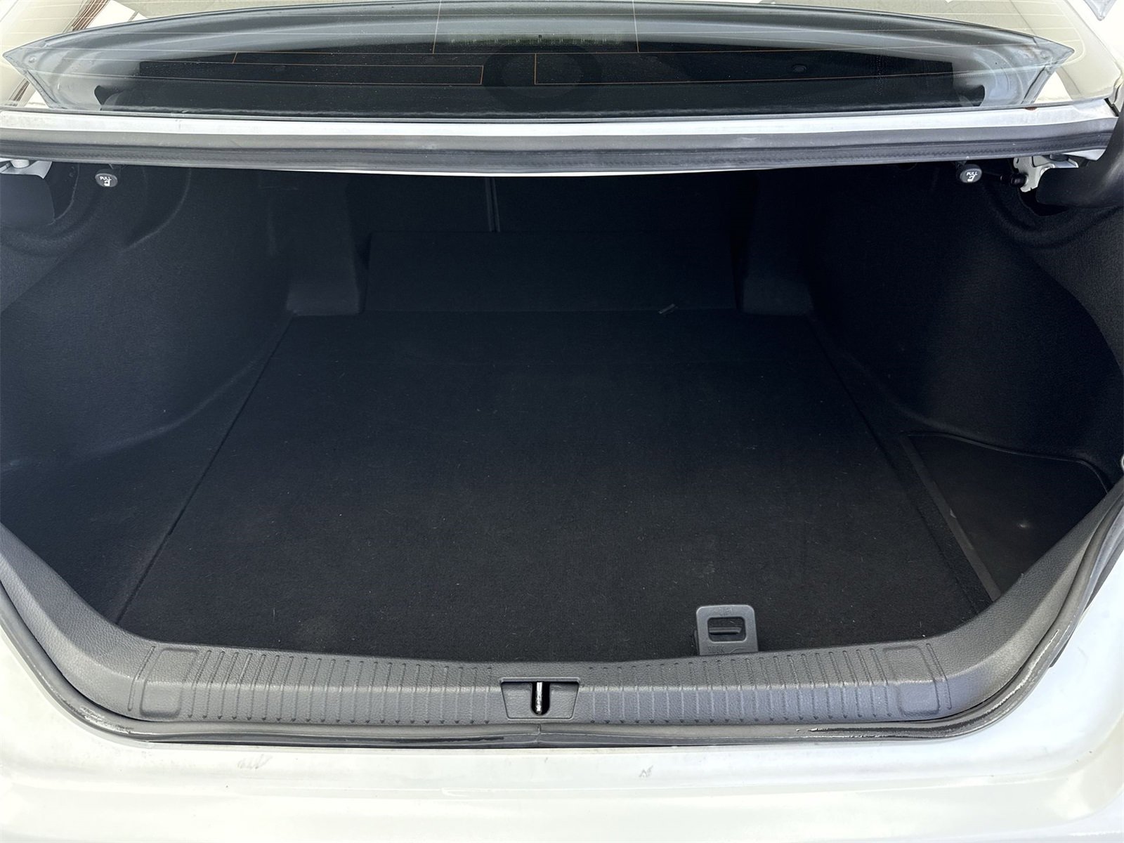 Used 2020 Toyota Avalon Limited image 40