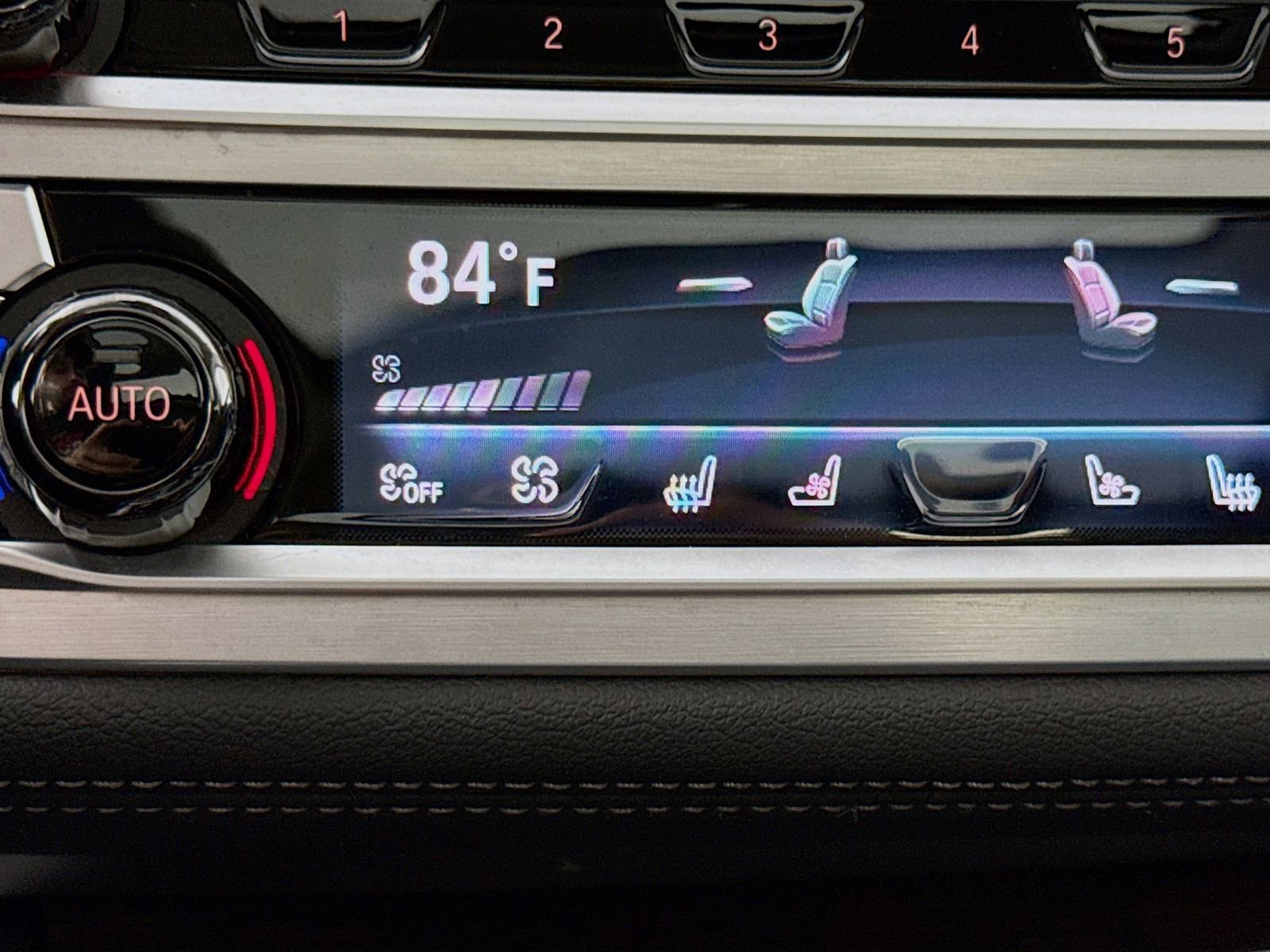 Used 2021 BMW 750i xDrive w/ Executive Package image 21