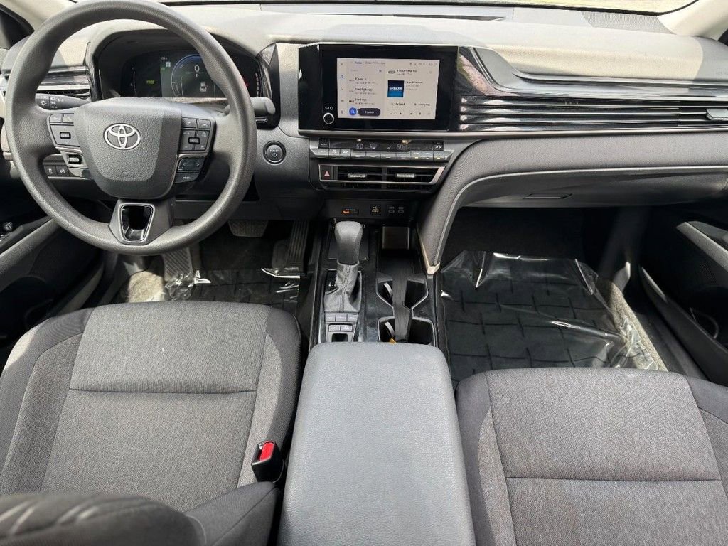 Used 2025 Toyota Camry LE image 12