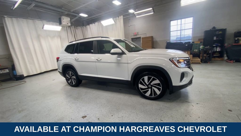 Used 2024 Volkswagen Atlas SE AWD/4WD image 2