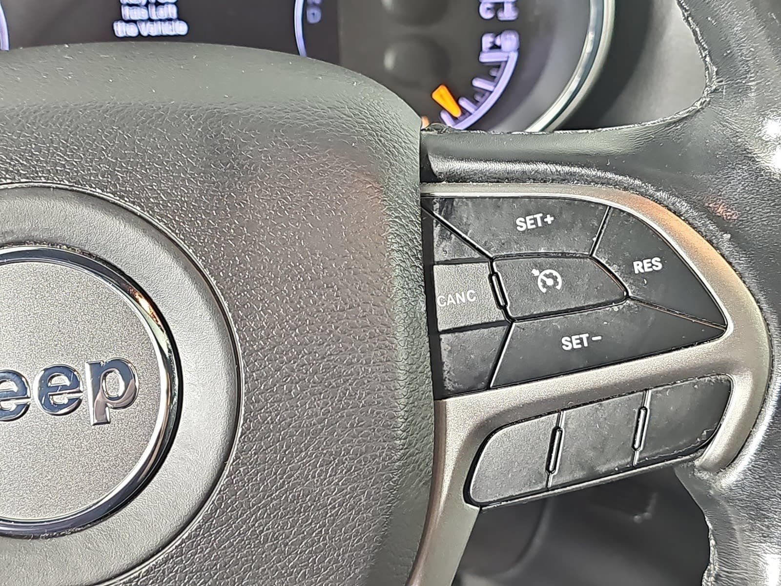 Used 2020 Jeep Grand Cherokee Limited AWD/4WD image 16