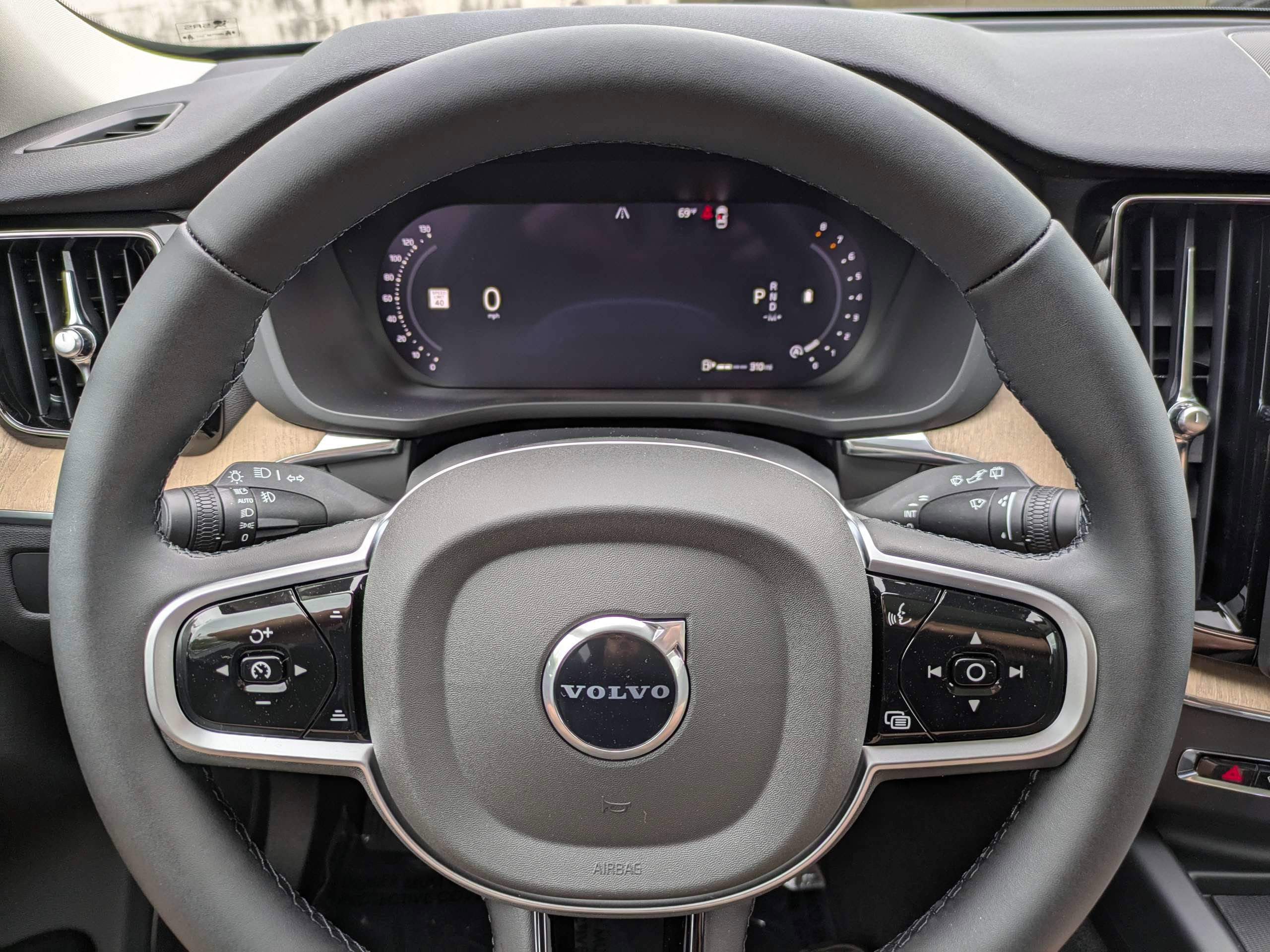 New 2026 Volvo XC60 B5 Plus w/ Protection Package Premier image 26