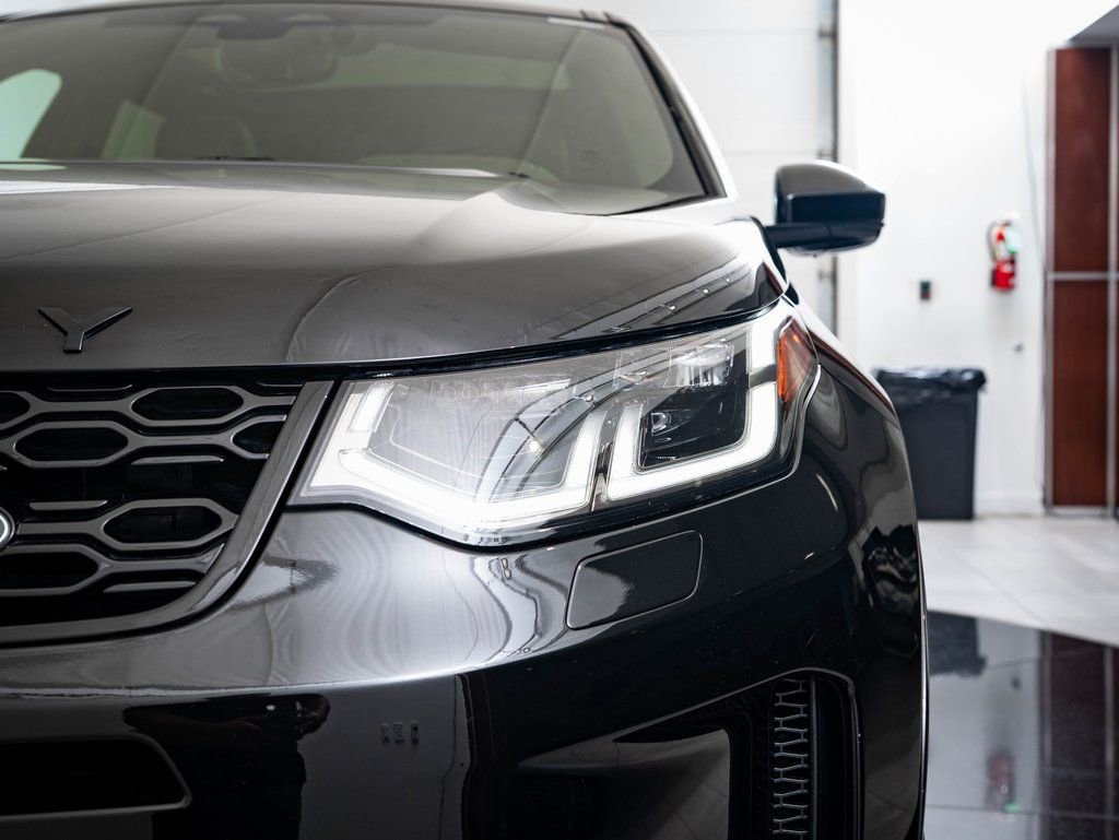 Used 2023 Land Rover Discovery Sport SE R-Dynamic image 15