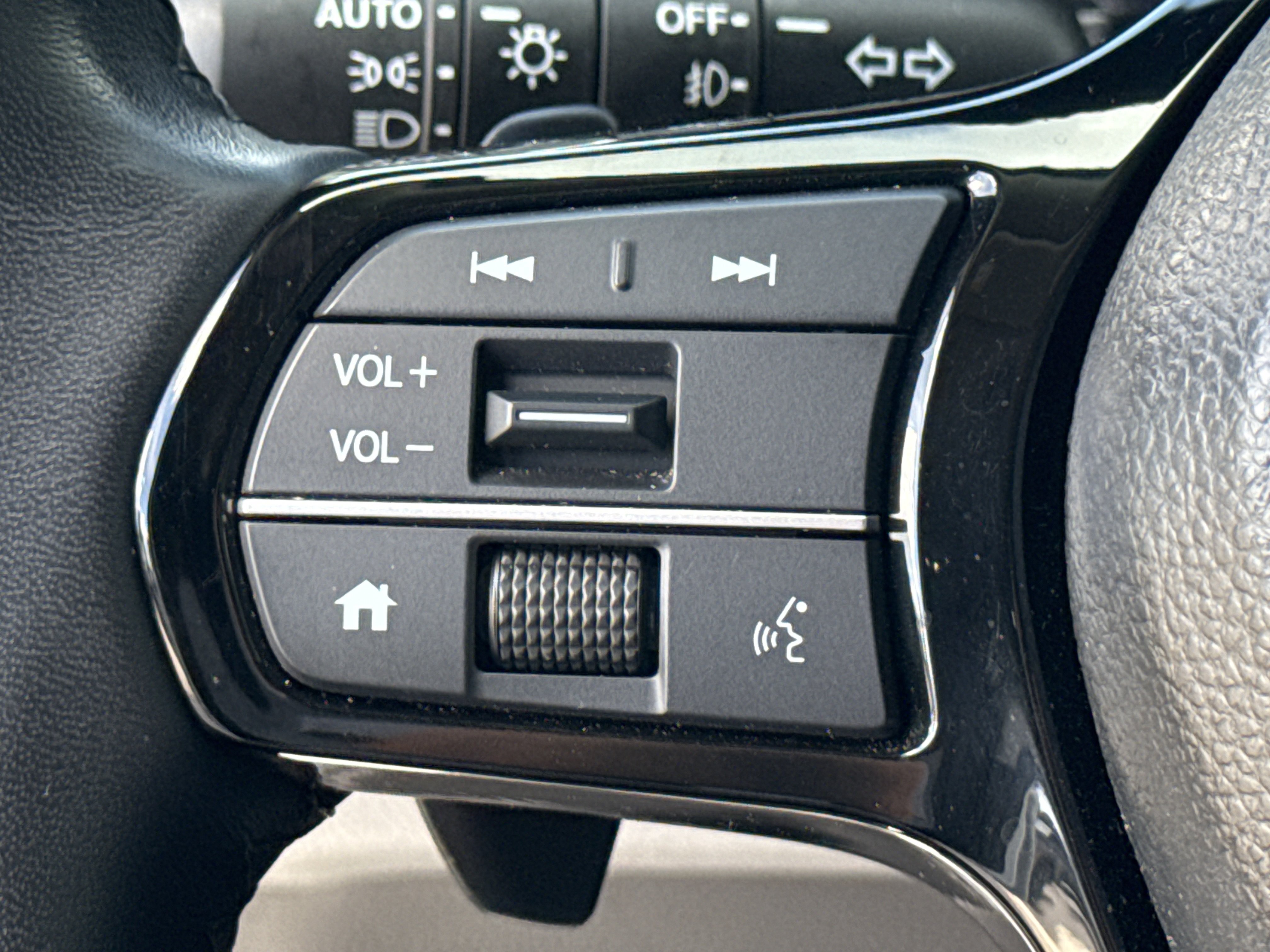 Certified 2024 Honda Pilot Touring image 37