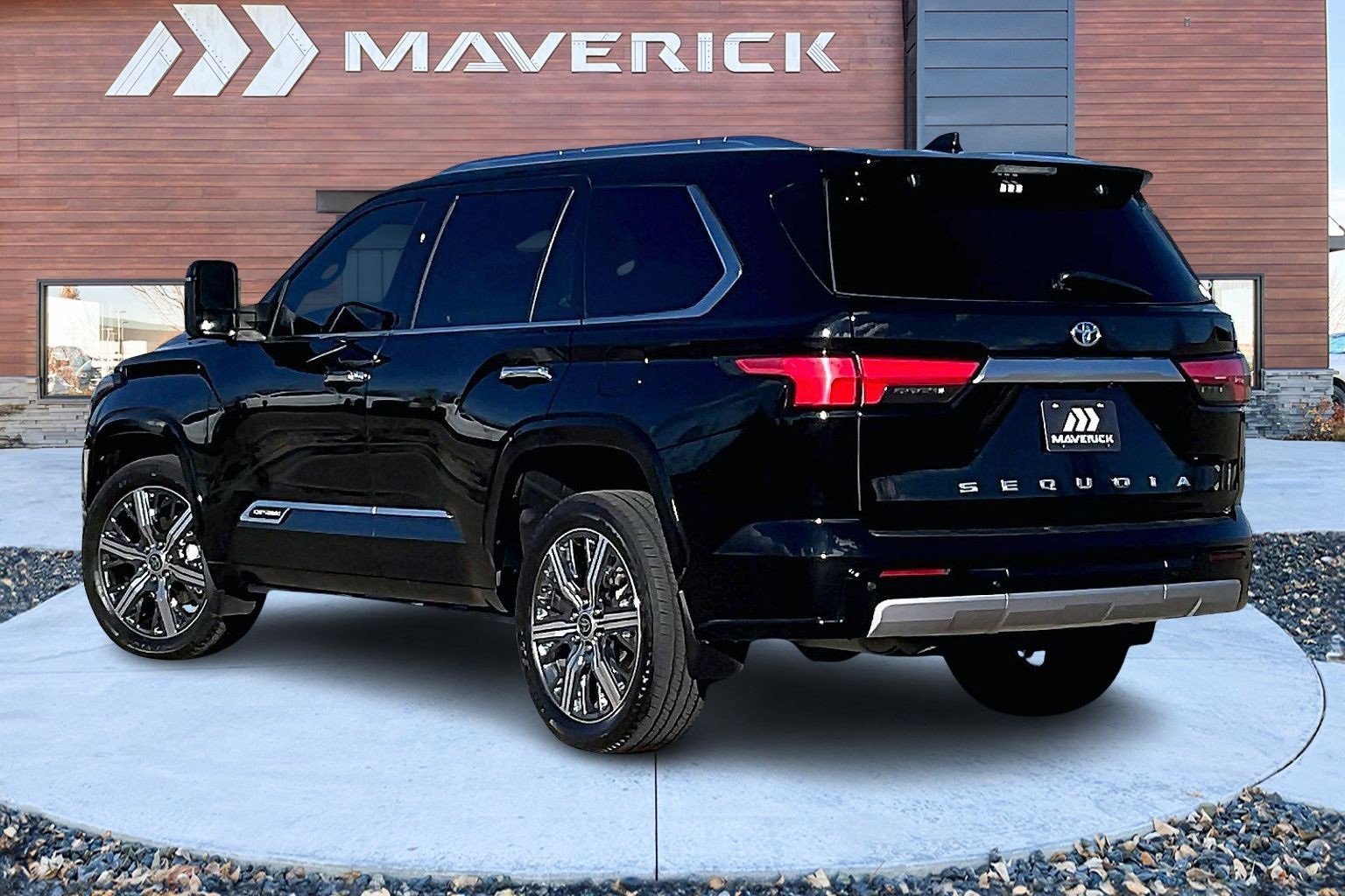 Used 2023 Toyota Sequoia Capstone image 4