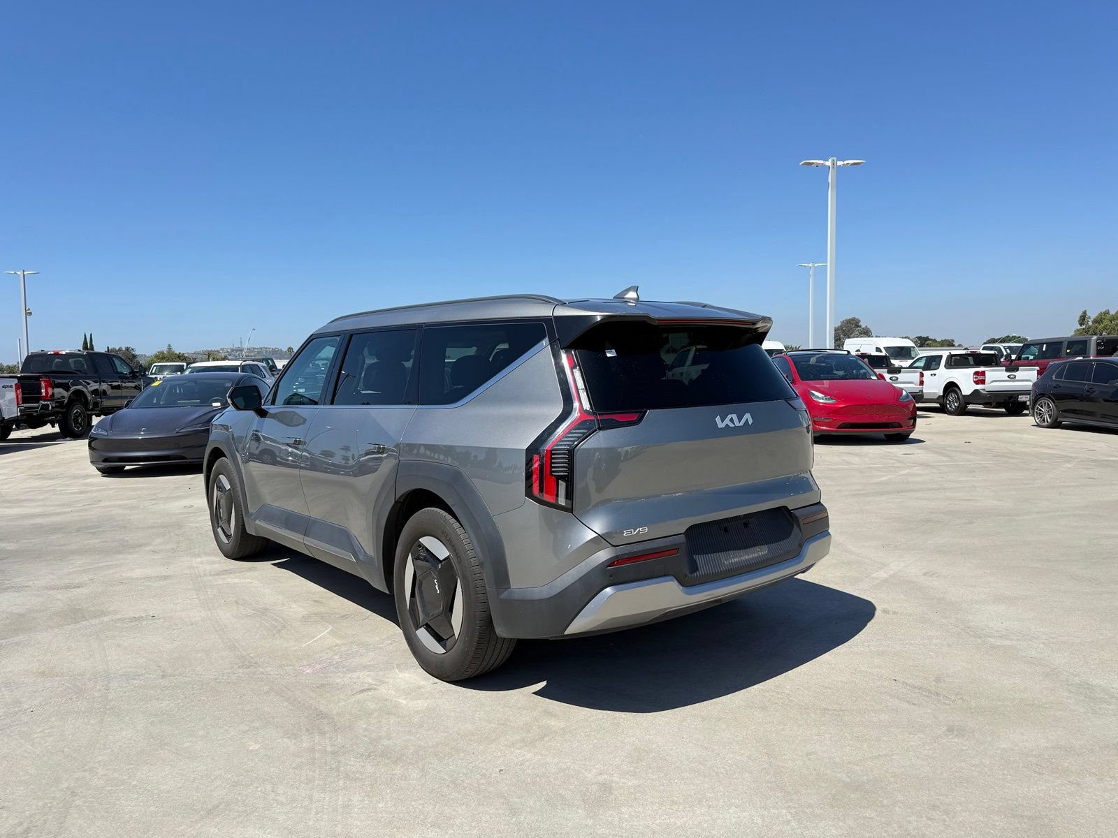 Used 2024 Kia EV9 Wind AWD/4WD image 2