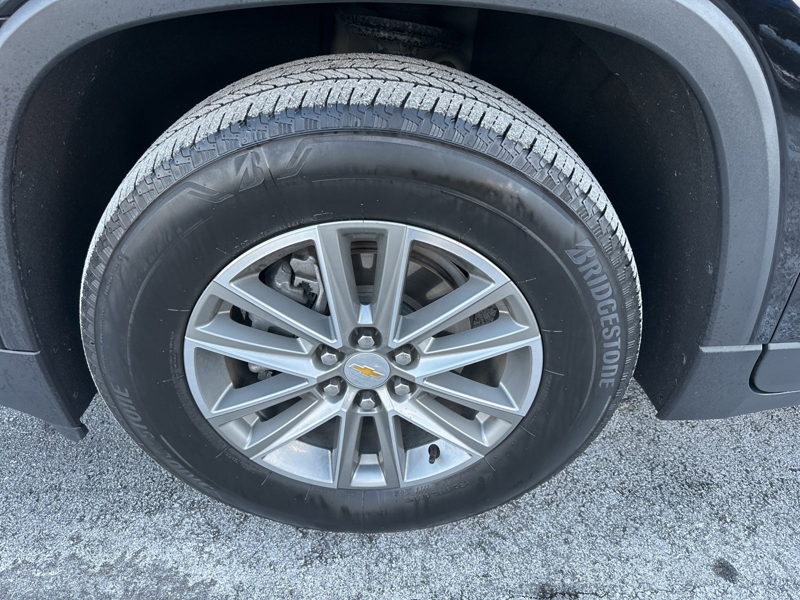 Used 2023 Chevrolet Traverse LT image 9