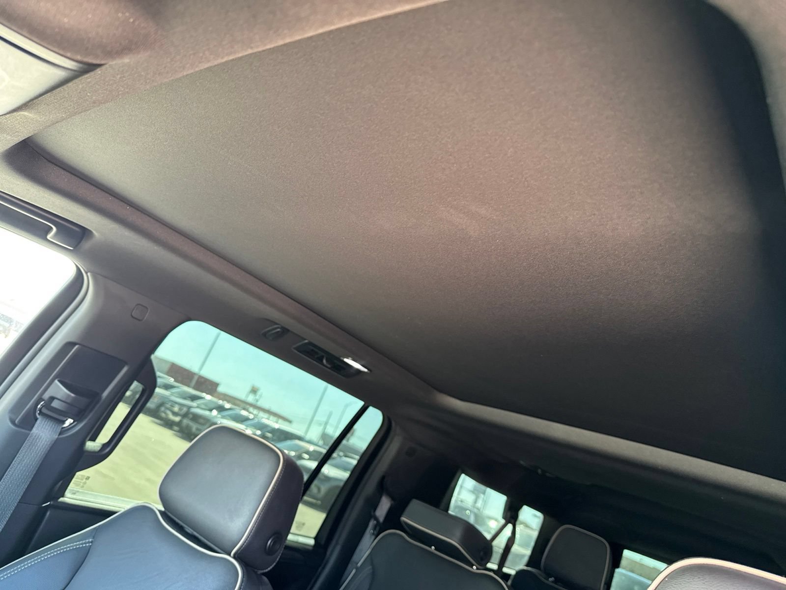 Used 2022 GMC Yukon XL SLT w/ SLT Luxury Package AWD/4WD image 13