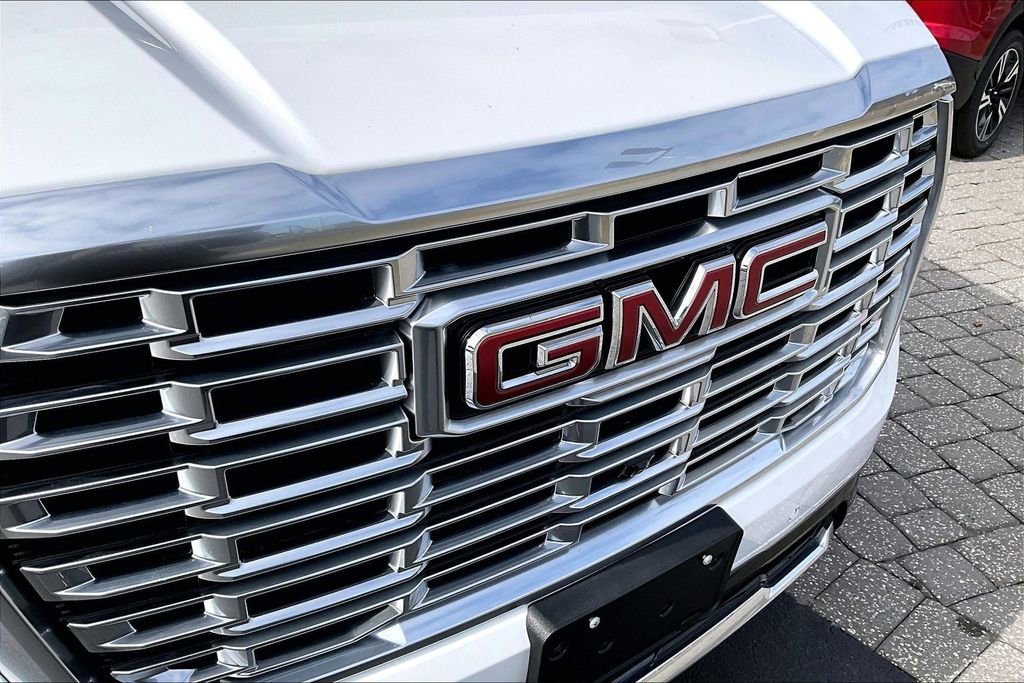 Used 2025 GMC Yukon XL Denali image 33