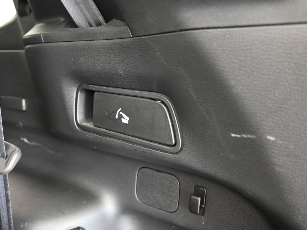 Used 2022 Mitsubishi Outlander SE image 40