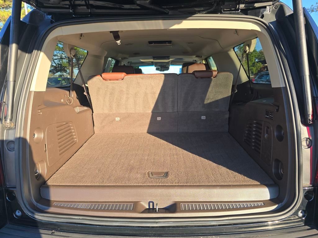 Used 2015 Chevrolet Suburban LTZ image 23