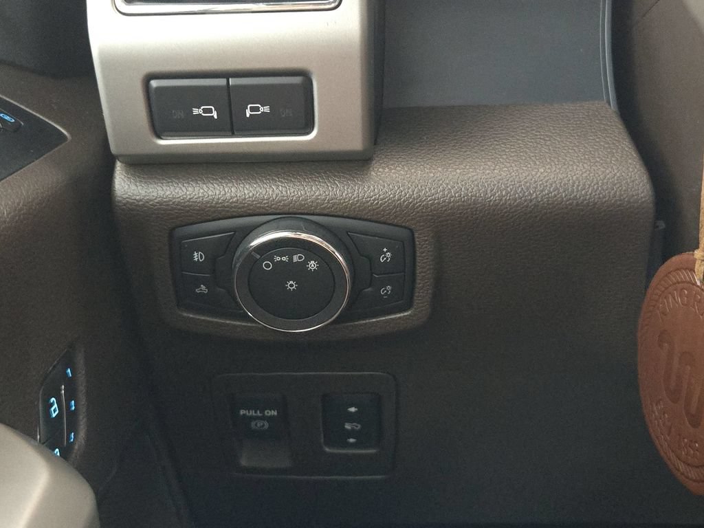 Used 2018 Ford F150 King Ranch w/ Equipment Group 601A Luxury AWD/4WD image 24