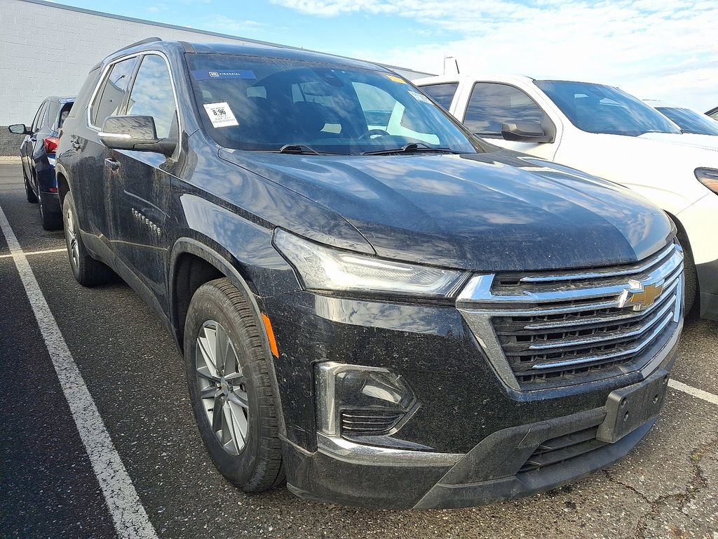 Used 2022 Chevrolet Traverse LT image 3