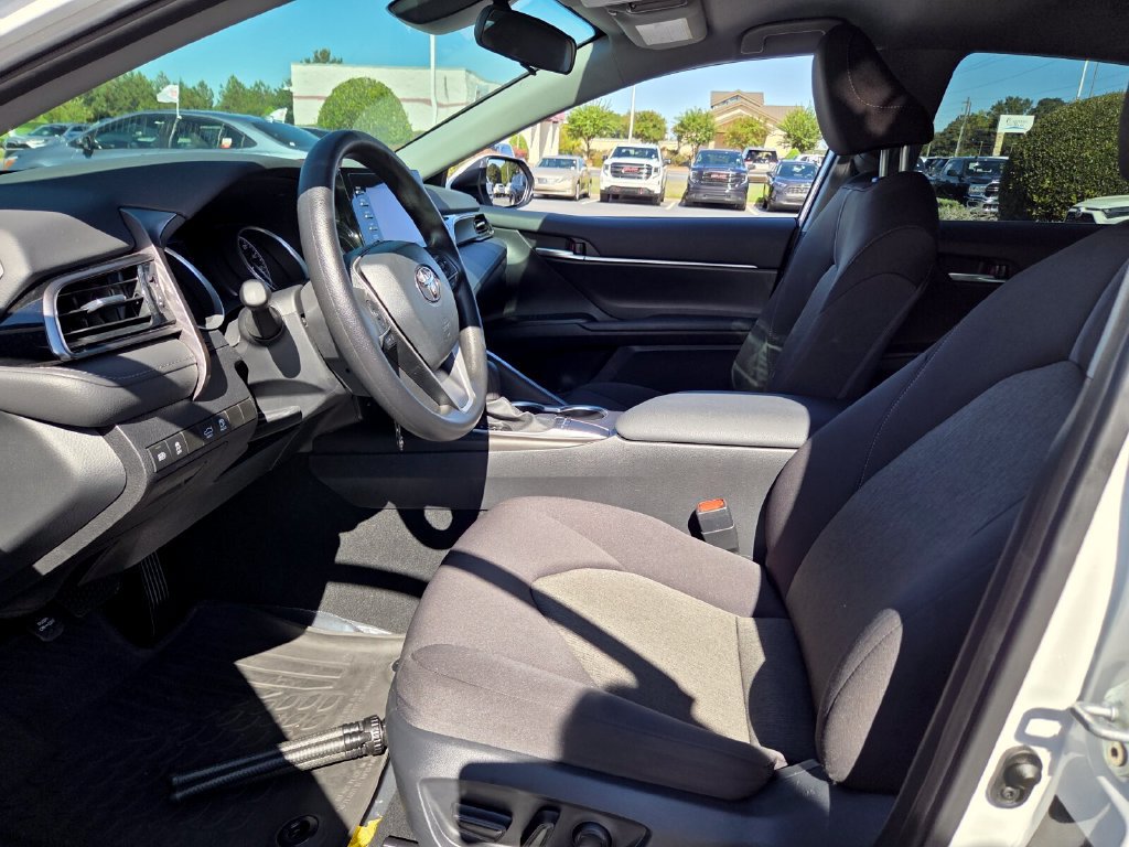 Used 2023 Toyota Camry LE FWD image 5