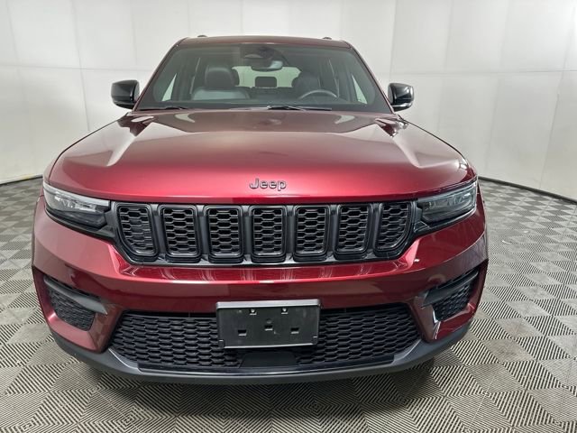 Used 2023 Jeep Grand Cherokee Altitude image 8