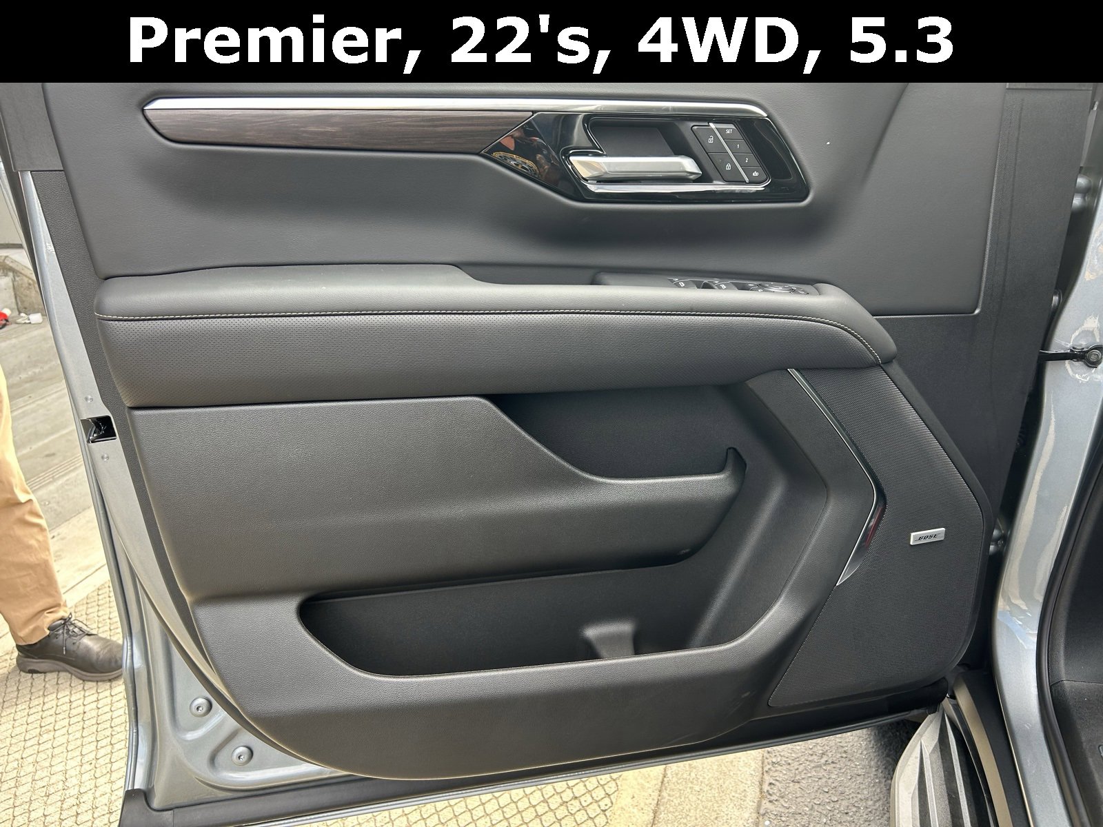 New 2025 Chevrolet Suburban Premier image 11