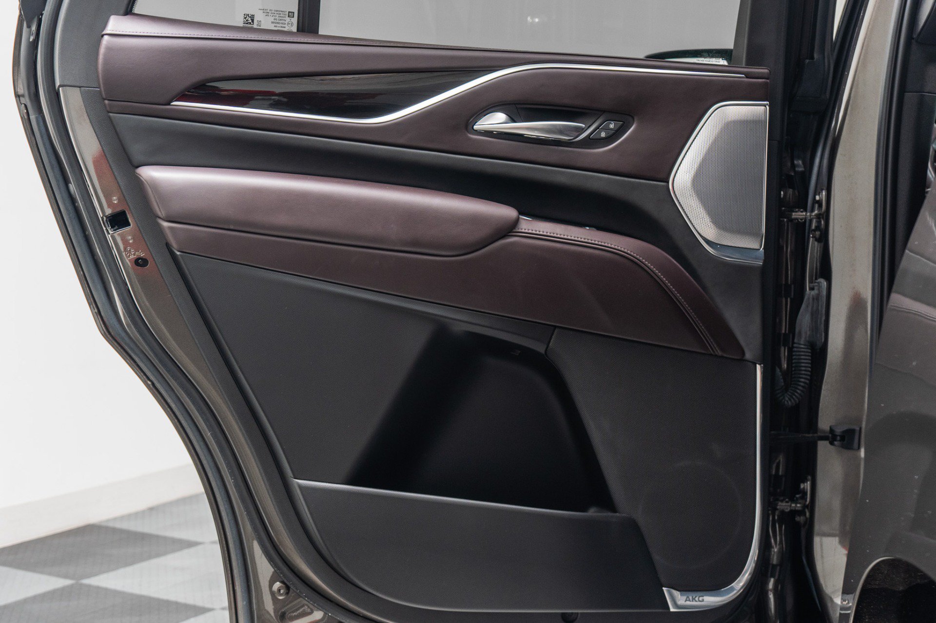 Used 2021 Cadillac Escalade Sport Platinum w/ Heavy-Duty Trailer Package AWD/4WD image 38