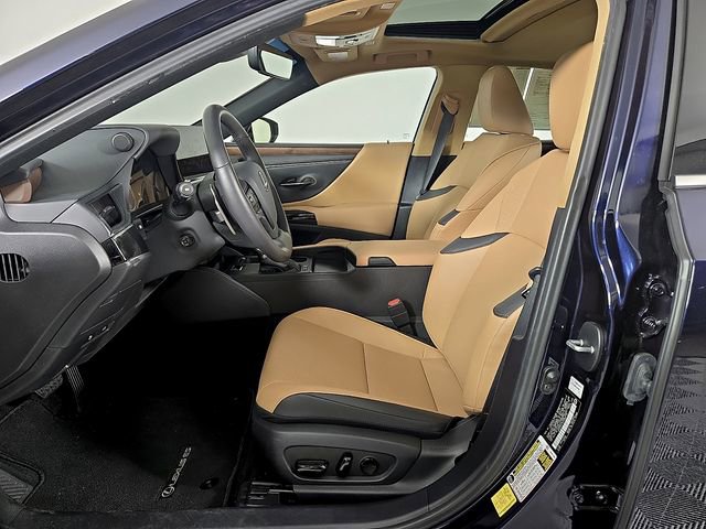 Used 2025 Lexus ES 300h w/ Premium Package FWD image 16