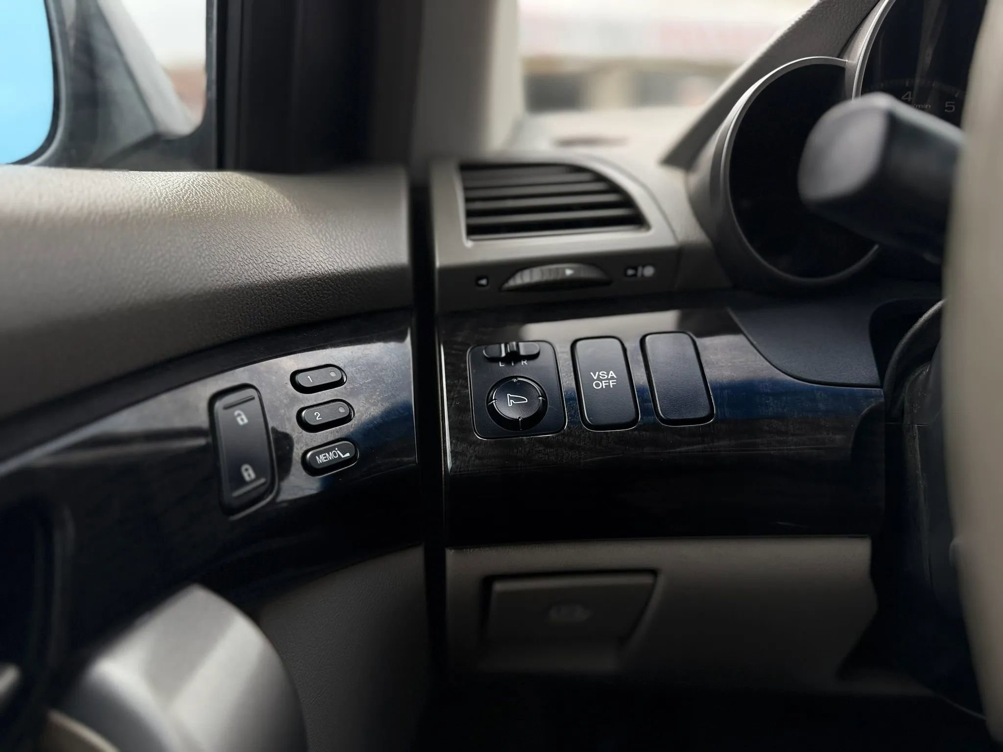 Used 2008 Acura MDX w/ Technology Package image 29