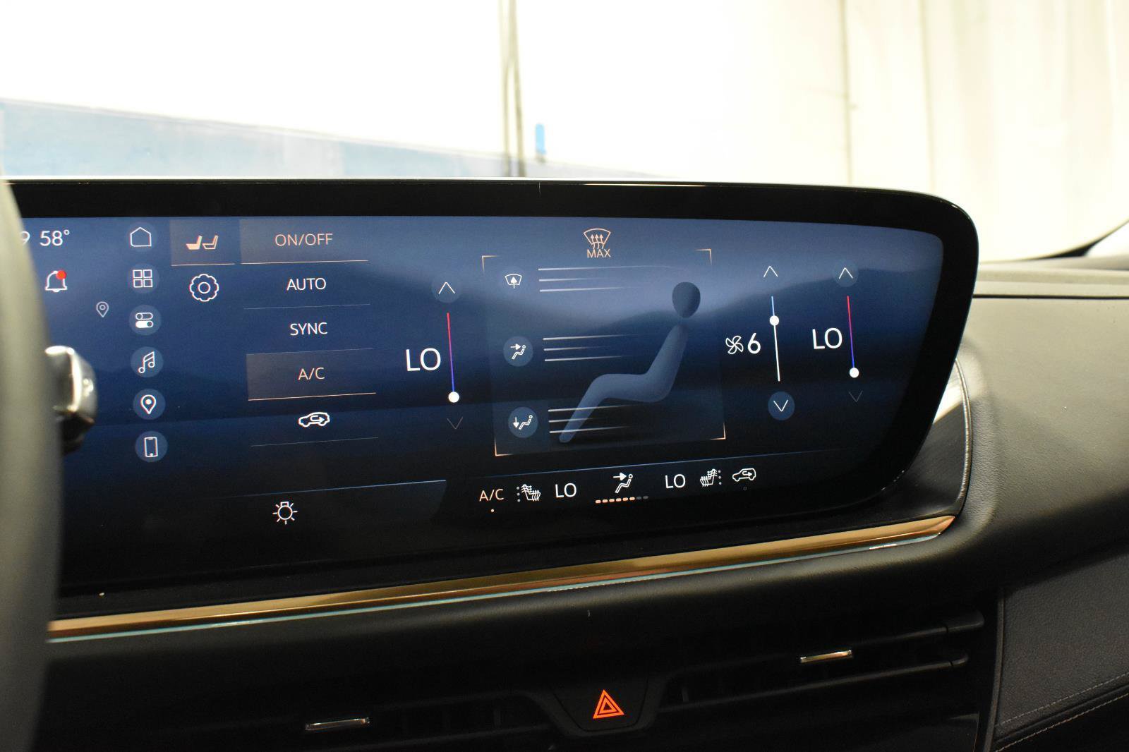 Used 2024 Buick Envision Avenir AWD/4WD image 19
